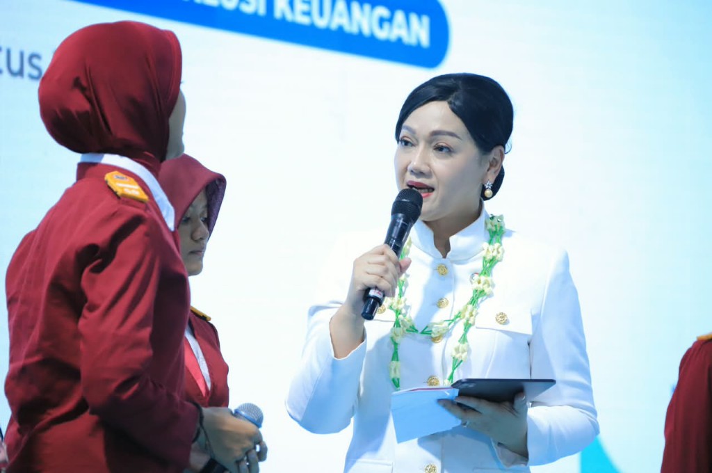 OJK Dorong Budaya Menabung